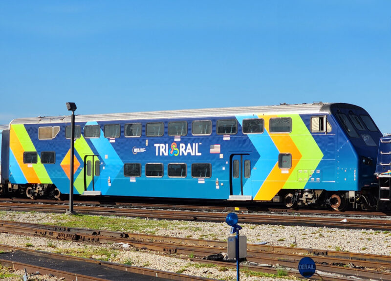 tri-rail-exterior-graphics-wraps